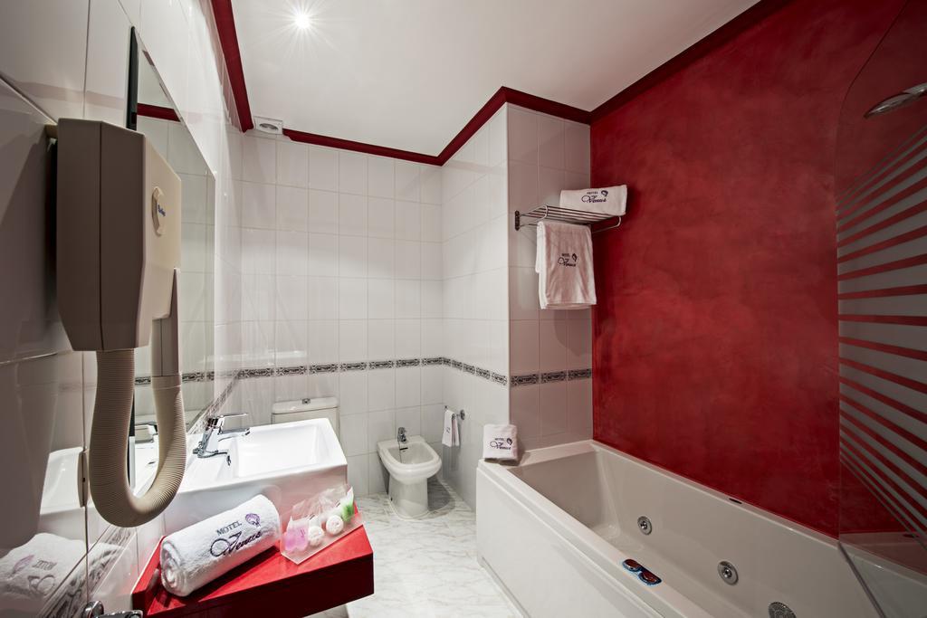 Motel Venus La Coruna Guísamo Room photo